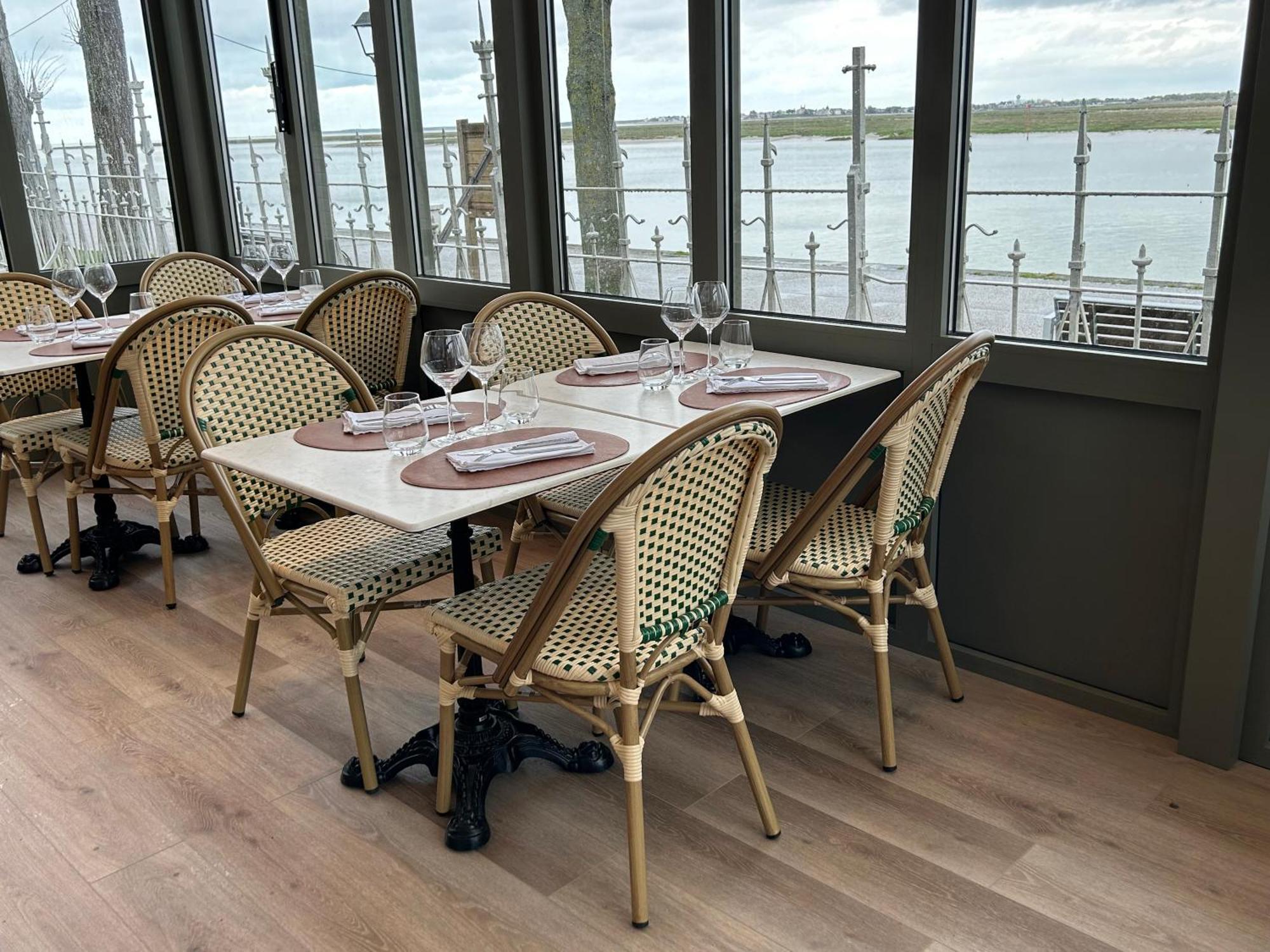 Logis Hotel- Restaurant Le Relais Guillaume De Normandy 索姆河畔的圣瓦列里 外观 照片